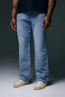 STRAIGHT LEG JEAN - LIGHT BLUE